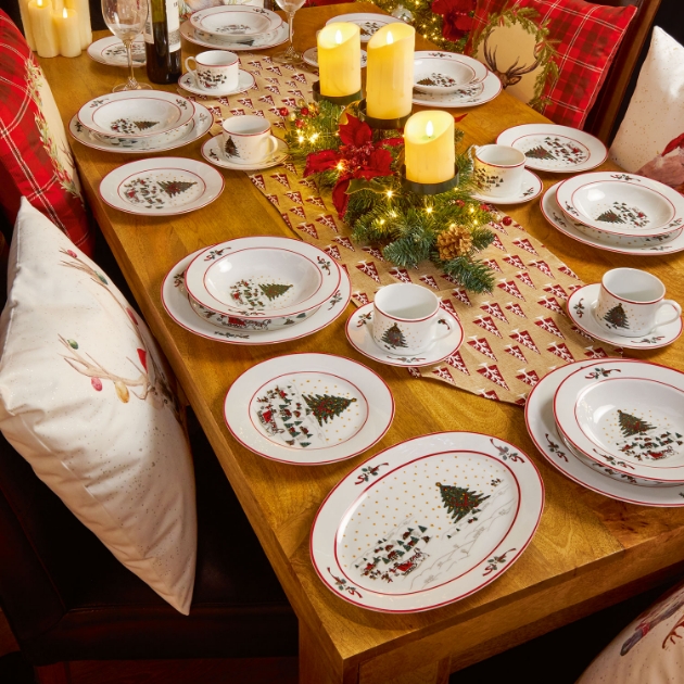 Picture of Festive Christmas 30 Piece Tableware Set